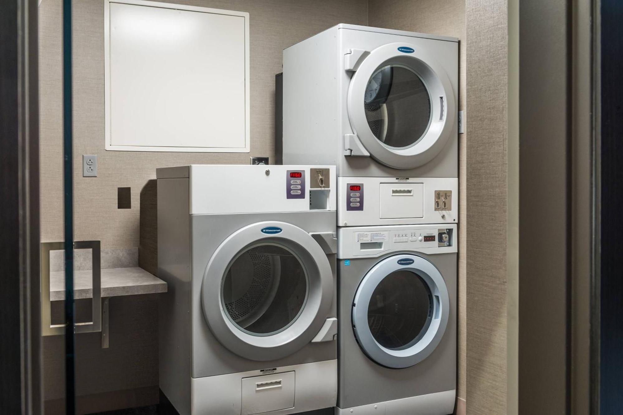 Ac Hotel By Marriott Boston Cleveland Circle Bagian luar foto