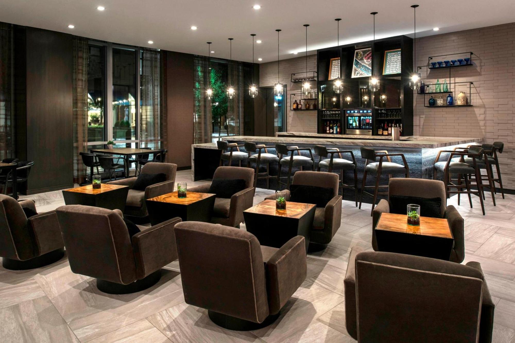 Ac Hotel By Marriott Boston Cleveland Circle Bagian luar foto