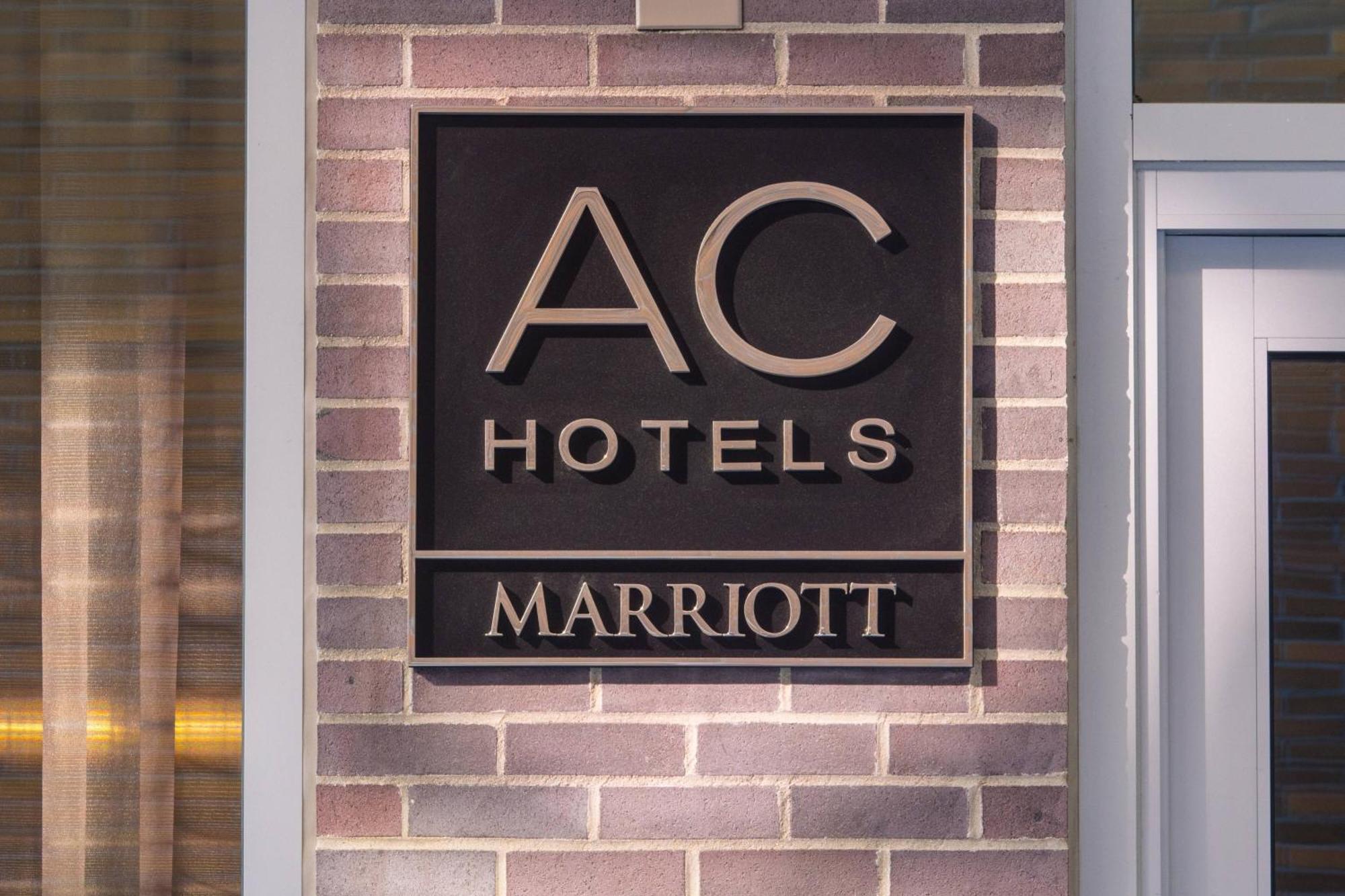 Ac Hotel By Marriott Boston Cleveland Circle Bagian luar foto