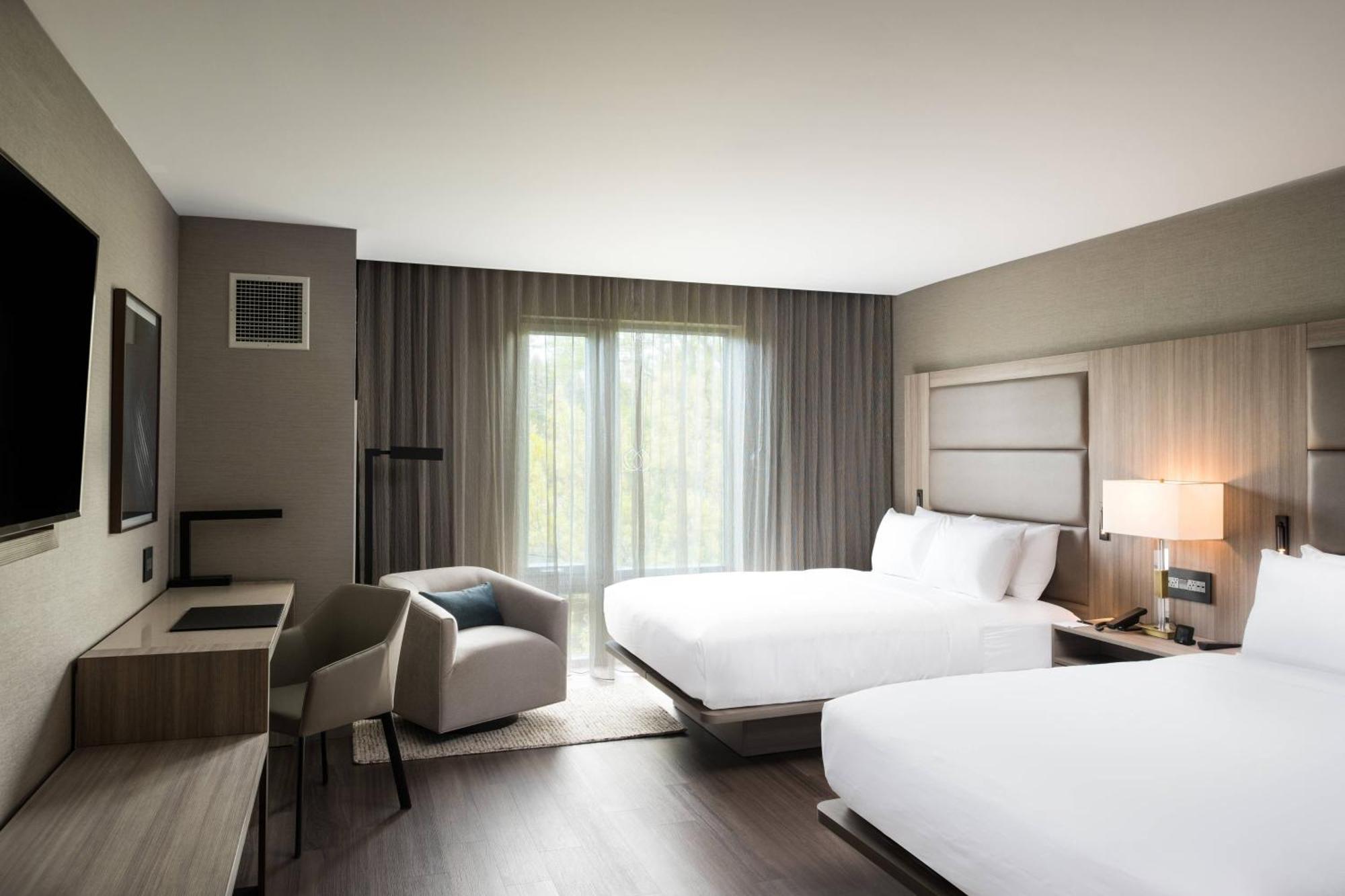 Ac Hotel By Marriott Boston Cleveland Circle Bagian luar foto