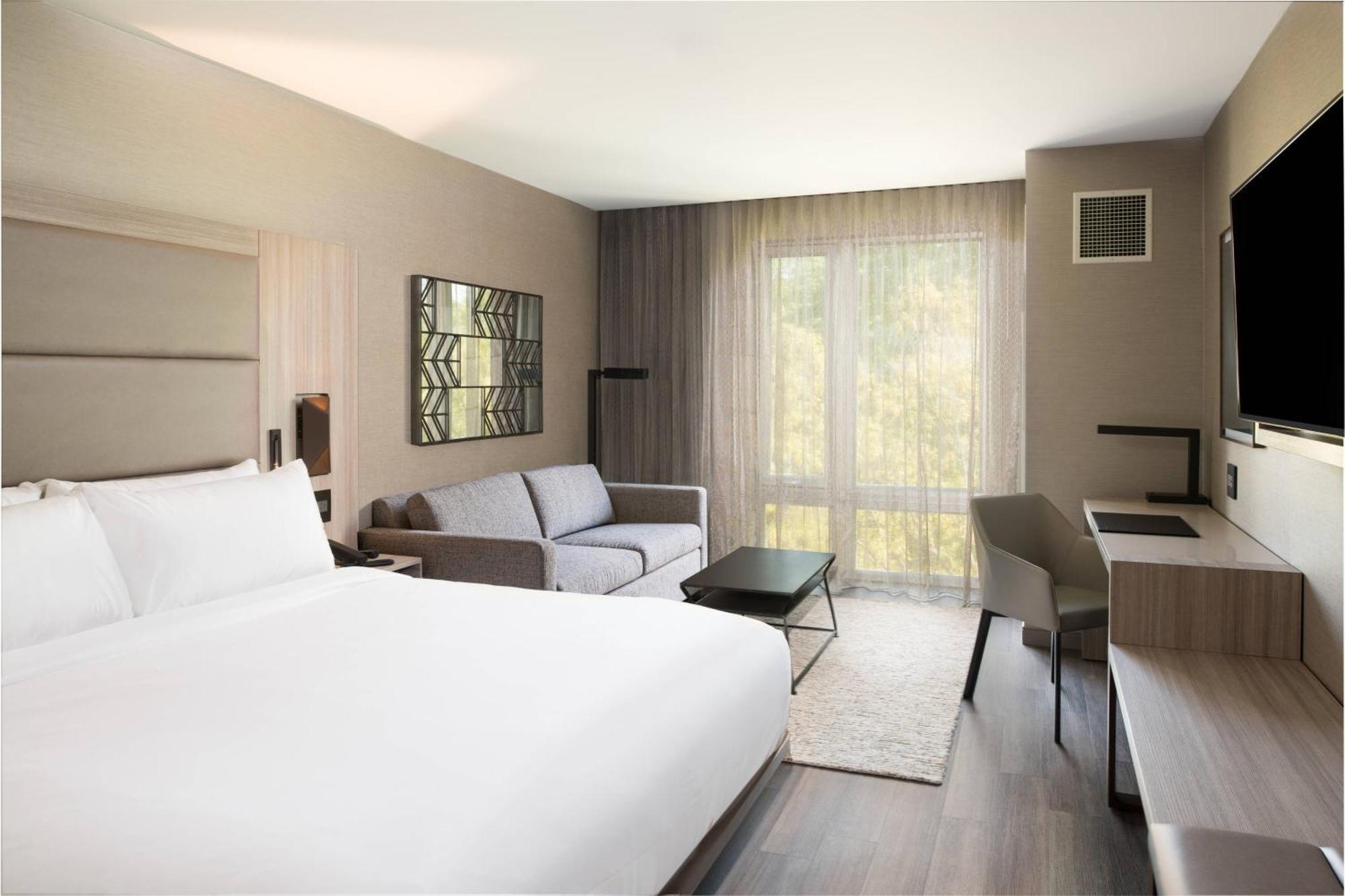 Ac Hotel By Marriott Boston Cleveland Circle Bagian luar foto